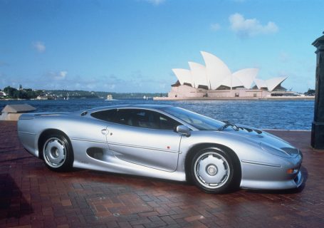 Серебряный юбилей Jaguar XJ220