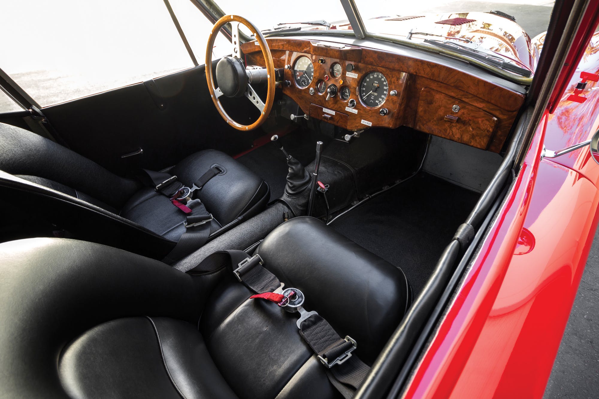 Jaguar XK120 interior