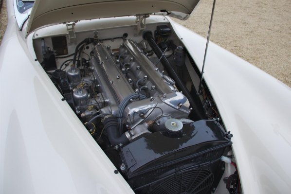 Jaguar XK 120 Open Two Seater engine