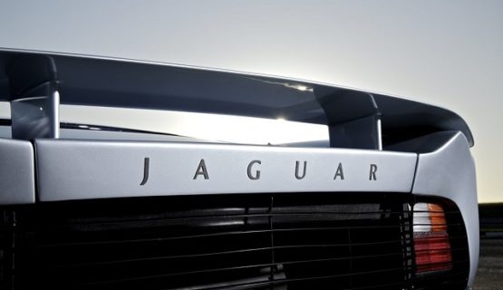 Супер кар Jaguar XJ220