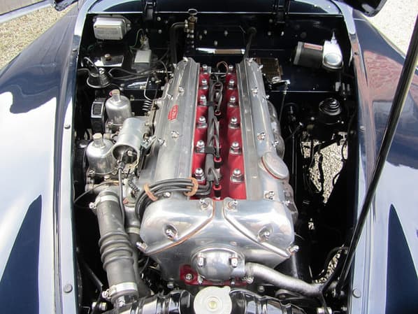 Jaguar XK140 DHC engine