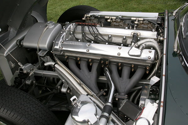 Jaguar XKSS engine