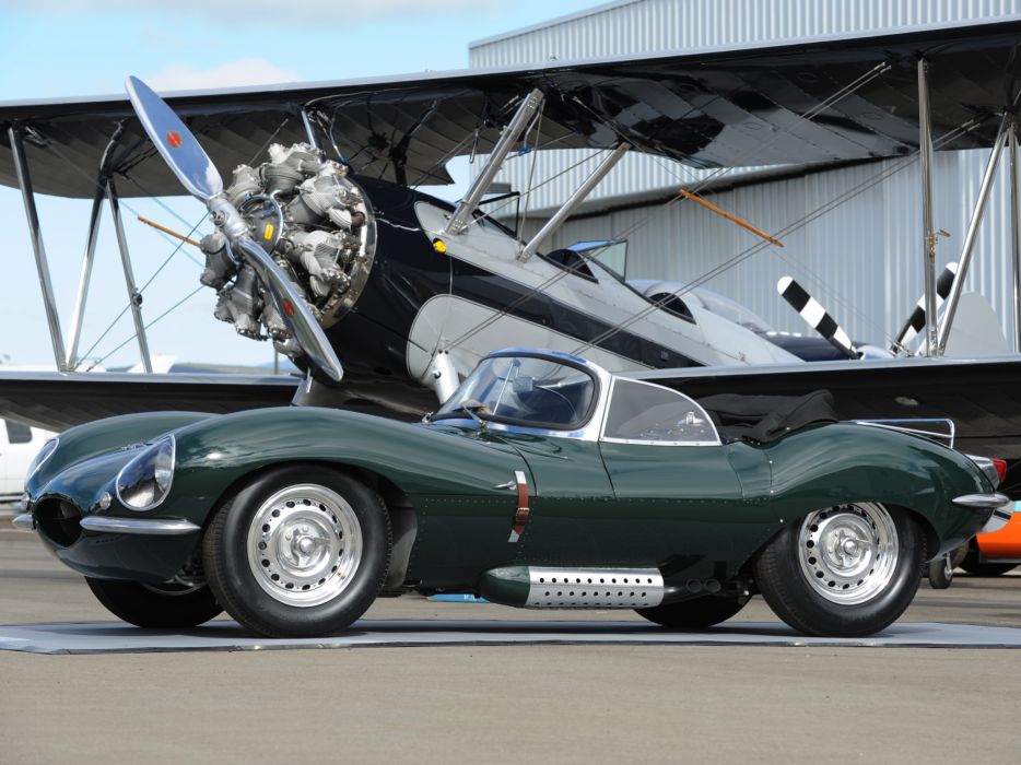 Истребитель Spifire и Jaguar XKSS