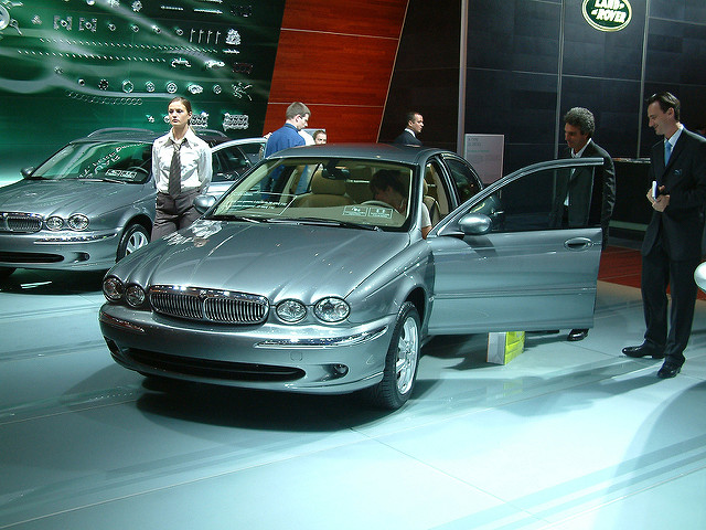 Jaguar X-Type компактный седан