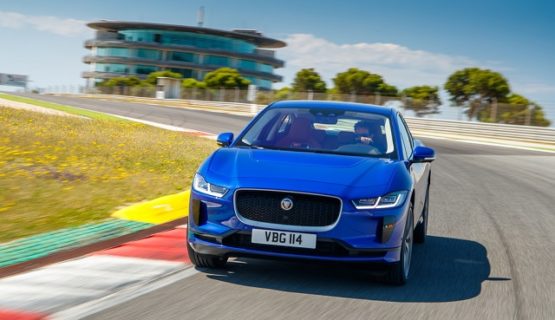 Jaguar I-PACE премиальный электромобиль 2018 год