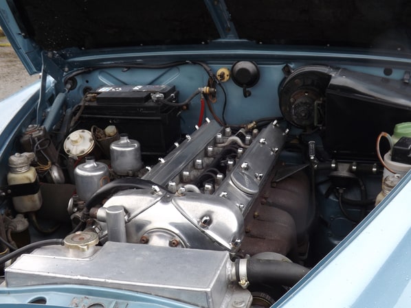 Jaguar 420 engine
