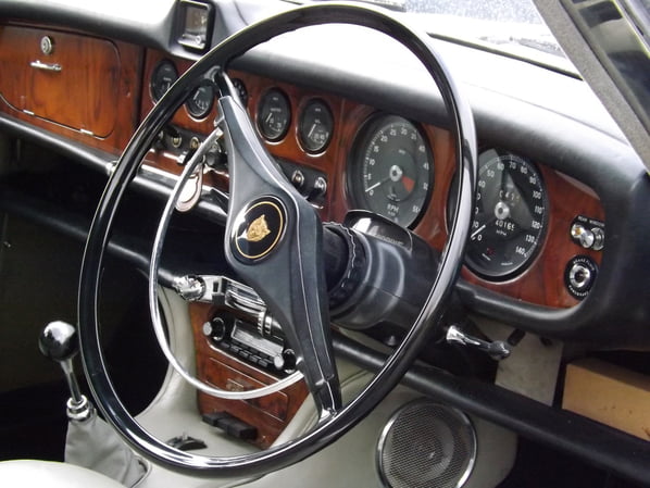 Jaguar 420 steering