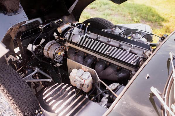 Jaguar E-Type Series 2 engine
