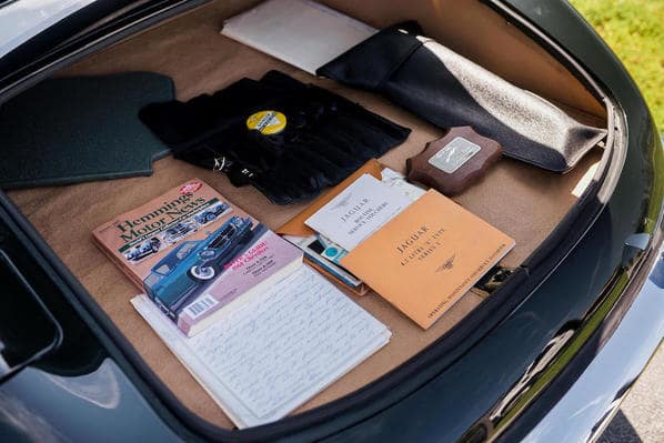 Jaguar E-Type Series 2 luggage accommodation