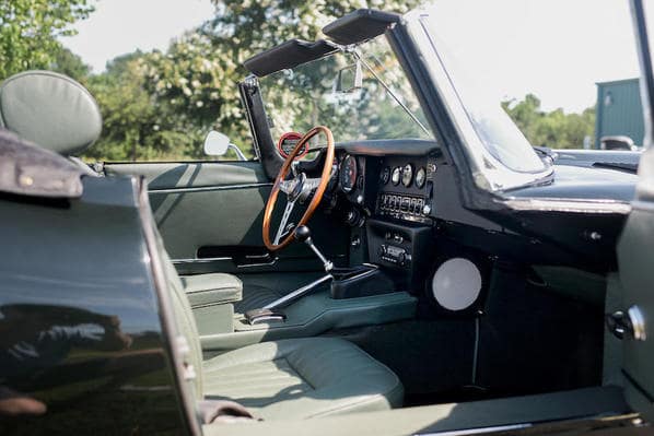 Jaguar XK-E Series 2 interior