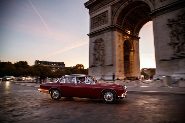 Jaguar XJ в Париже