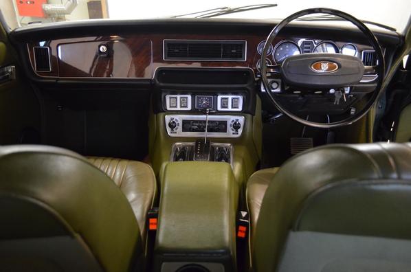 Jaguar XJ Series 2 interior