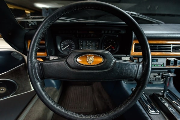Jaguar XJ-S Coupe HE steering