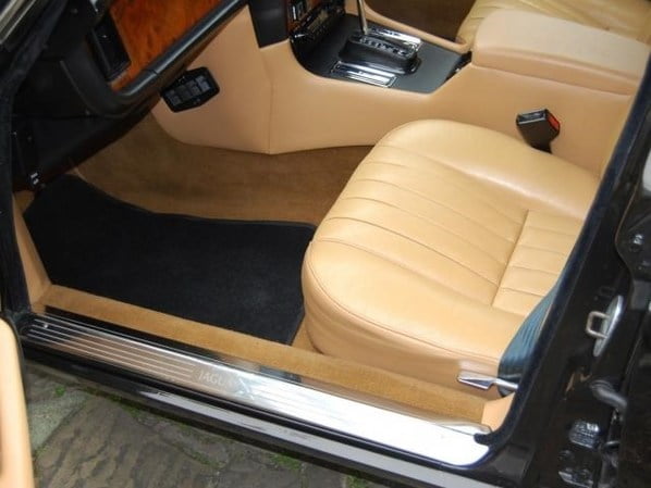 Jaguar XJ Series 3 floor covering