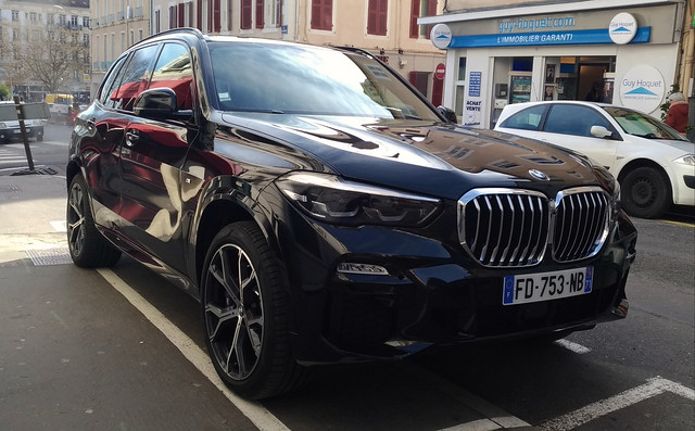 BMW X5 в профиль