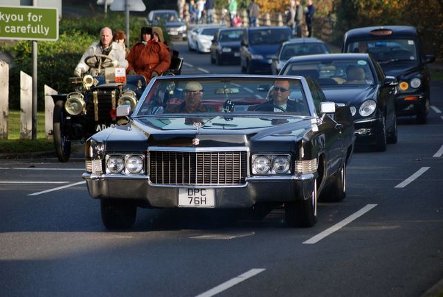 Автомобиль Cadillac семидесятые годы