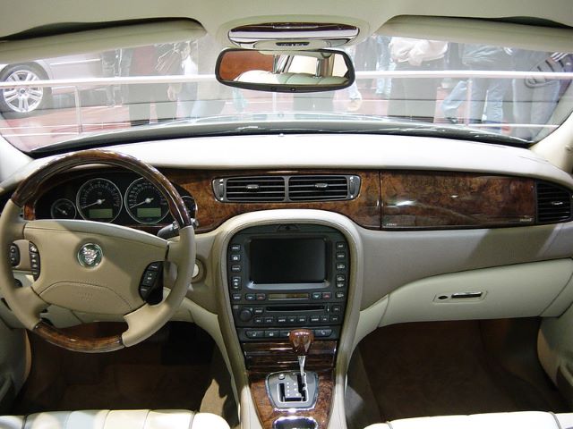 Jaguar XJR салон