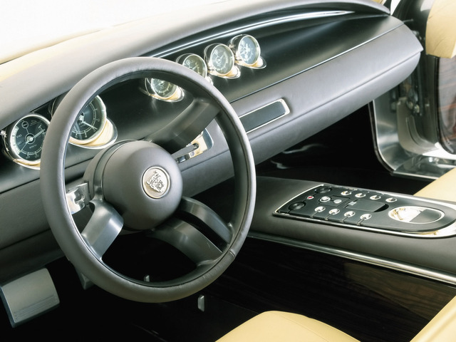 Jaguar R-Coupe Концепт главная консоль