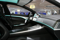 Jaguar C-XF Concept передняя панель